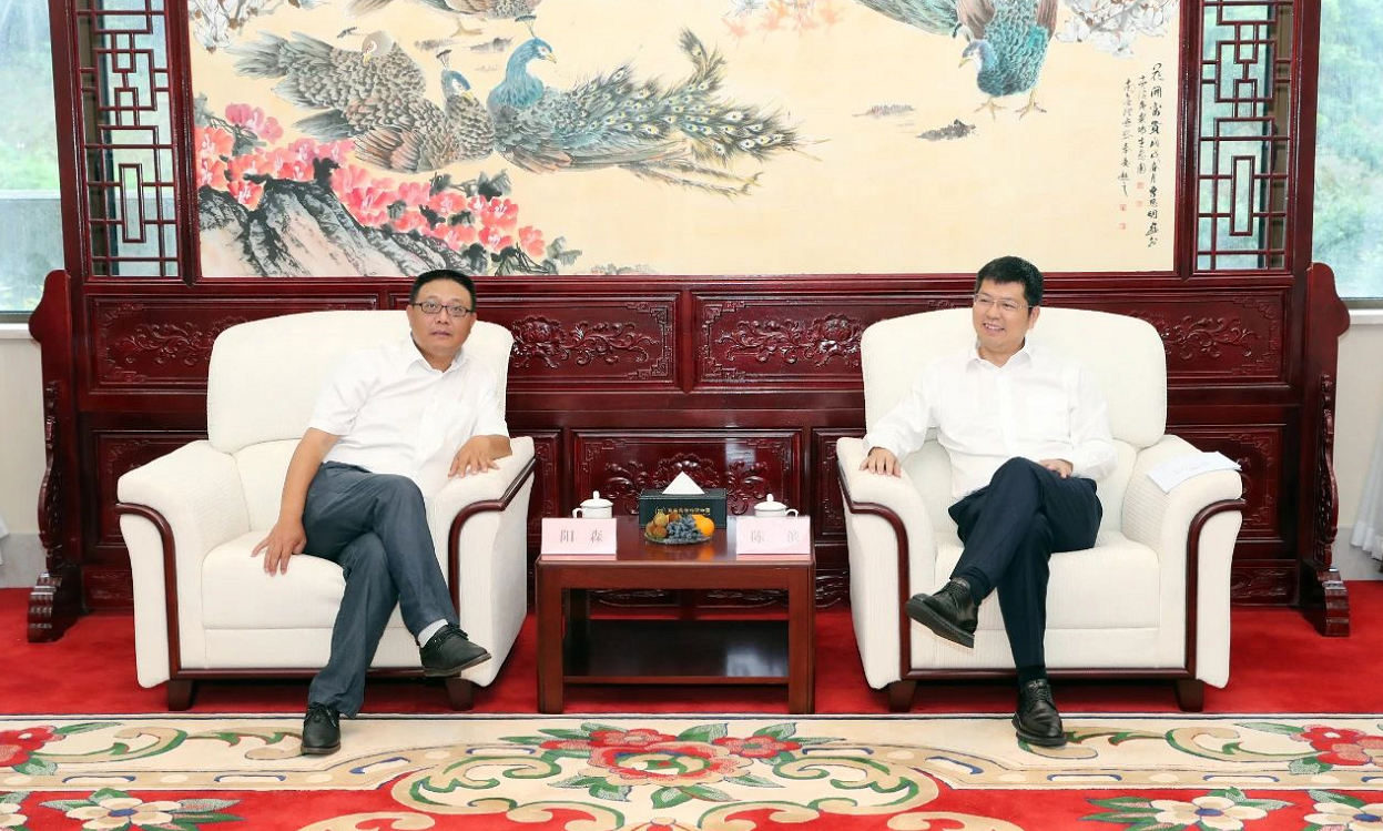 重庆市涪陵区政协副主席、清溪园区管委会主任阳森考察j9.com